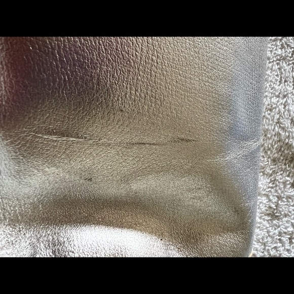 KARIM BOURIAD MARRAKECH SILVER METALLIC LEATHER CLUTCH BAG. - Picture 8 of 10